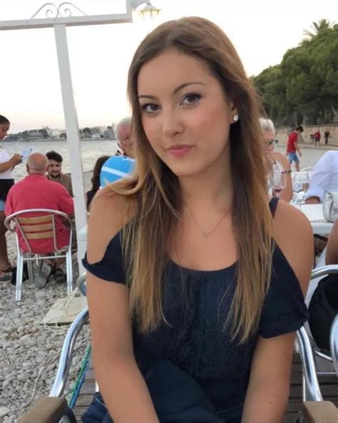 celine oort|Parents of killed student Mieke (21): be careful with Tinder.